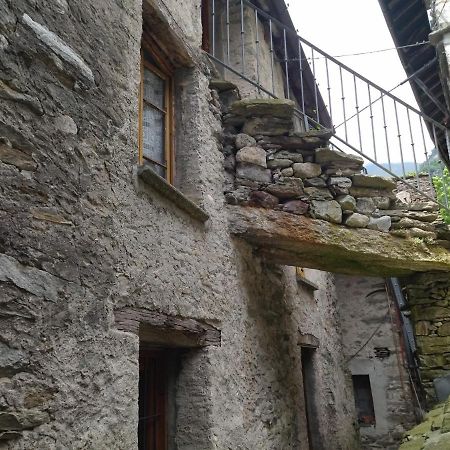 Il Fiume Di Fianco. Appartamento Alta Valsesia Mollia 外观 照片